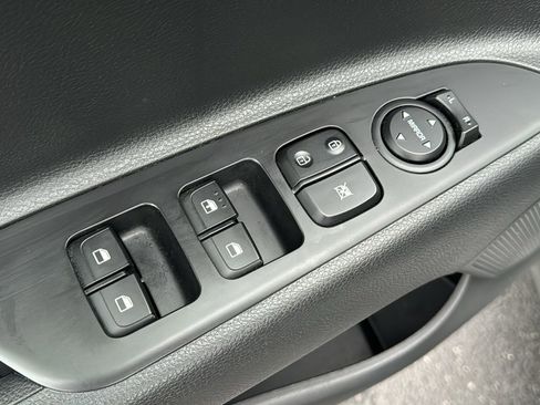 Used 2023 Kia Rio S w/ Technology Package FWD image 11