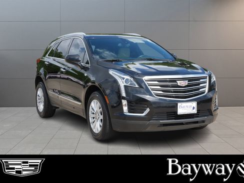Used 2017 Cadillac XT5 FWD image 3