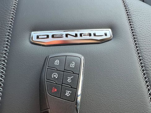 New 2026 GMC Yukon Denali w/ Sun & Power Step Package image 38