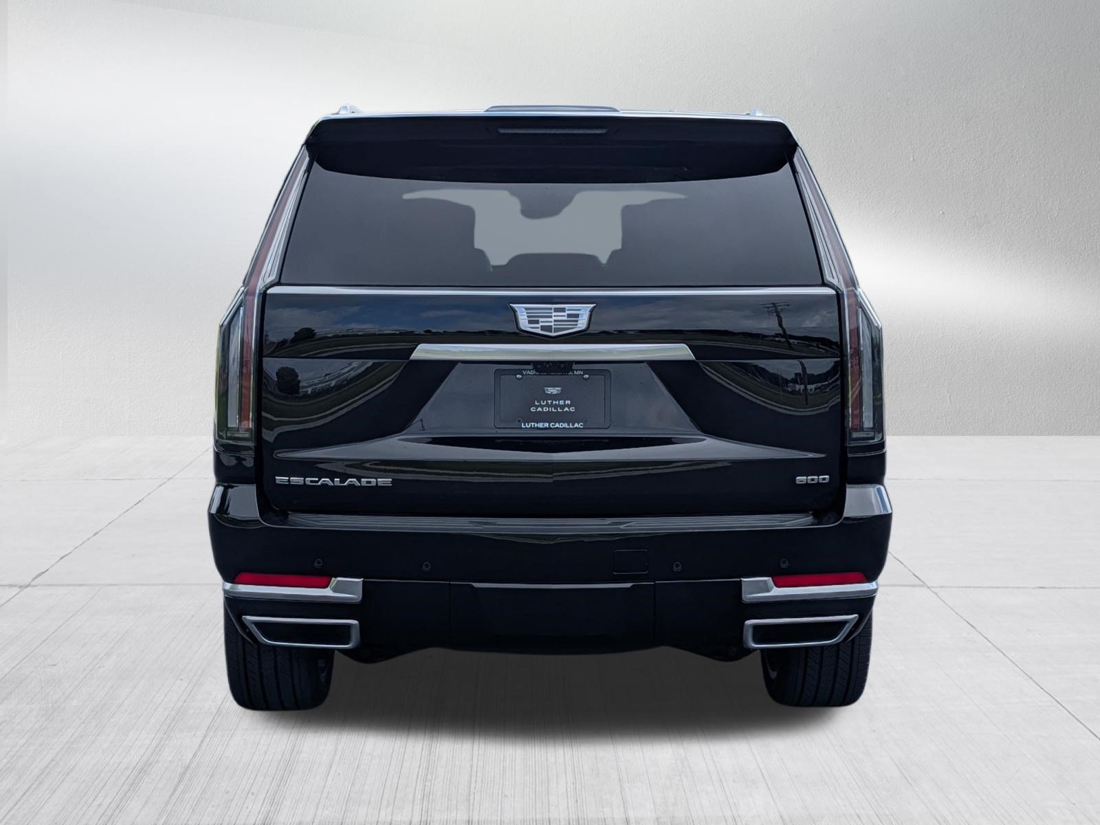 Used 2026 Cadillac Escalade ESV Platinum Luxury w/ LPO, Radiant Package AWD/4WD image 5