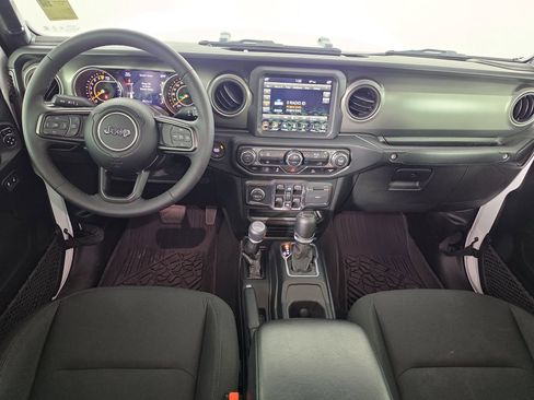Used 2023 Jeep Gladiator Sport AWD/4WD image 31