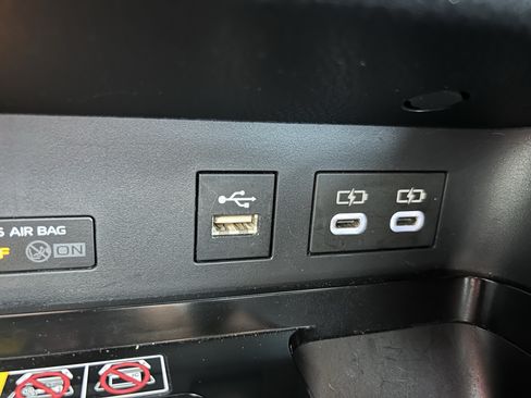 Used 2025 Toyota Camry SE FWD image 30