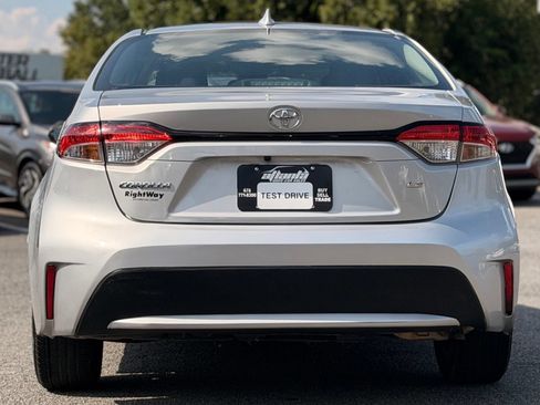 Used 2021 Toyota Corolla LE FWD image 4