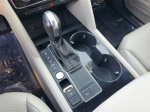 Used 2022 Volkswagen Atlas SE image 29