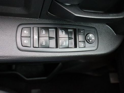 Used 2017 RAM 1500 Express image 19