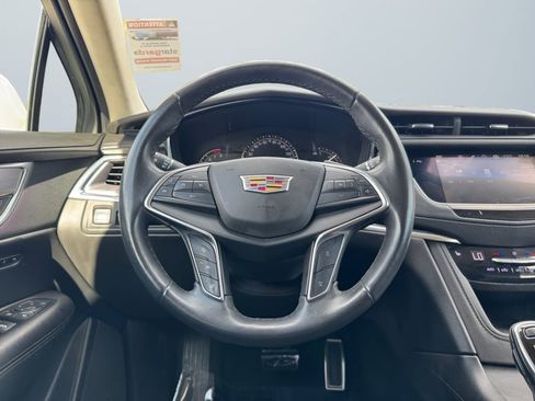 Used 2018 Cadillac XT5 Luxury w/ Driver Awareness Package image 11