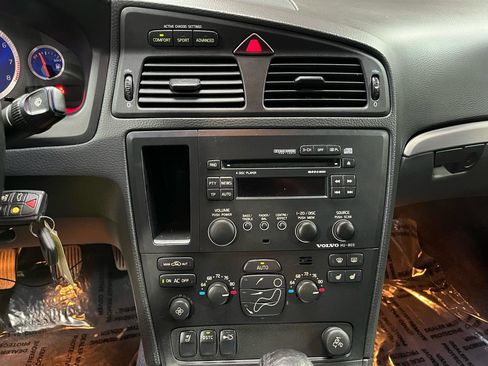 Used 2004 Volvo S60 R AWD/4WD image 18