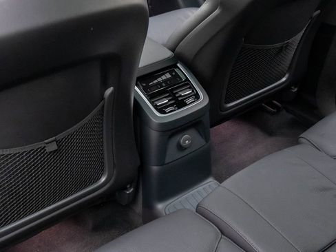 Used 2024 Volvo XC90 T8 Plus image 18