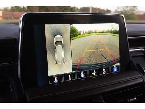 Used 2022 Chevrolet Suburban High Country AWD/4WD image 25