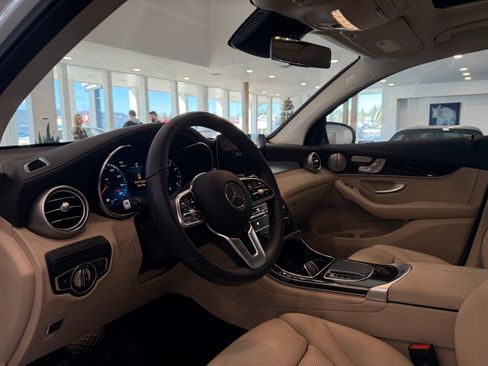 Used 2023 Mercedes-Benz GLC 300 4MATIC Coupe image 5