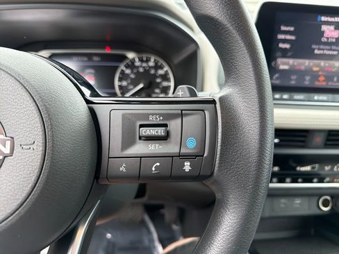 Used 2023 Nissan Rogue SV image 22