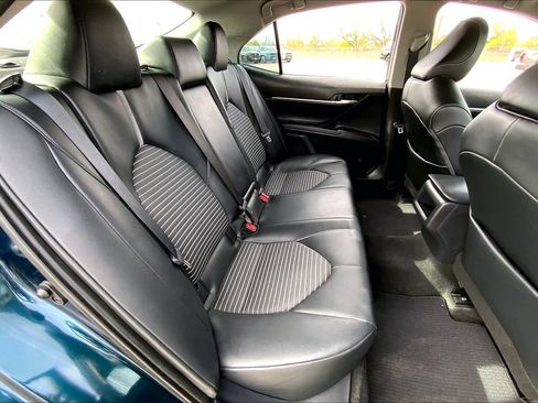 Used 2021 Toyota Camry SE image 19