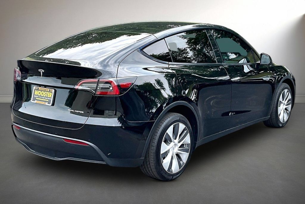 Used 2022 Tesla Model Y Long Range AWD/4WD image 5