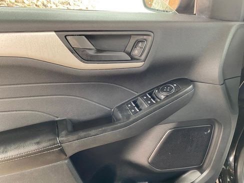 Used 2022 Ford Escape SE w/ Convenience Package FWD image 30