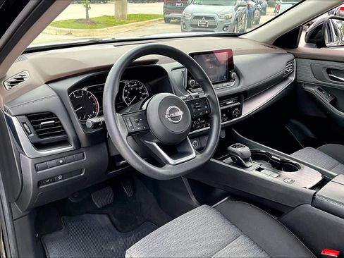 Certified 2023 Nissan Rogue SV image 18