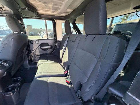 Used 2018 Jeep Wrangler Unlimited Sport image 25