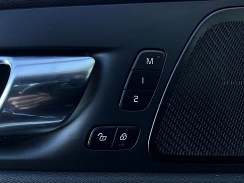 Used 2022 Volvo XC60 B5 Inscription w/ Advanced Package image 23