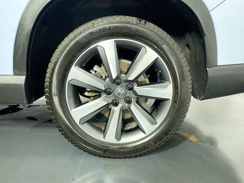 Used 2024 Honda Pilot Touring image 5