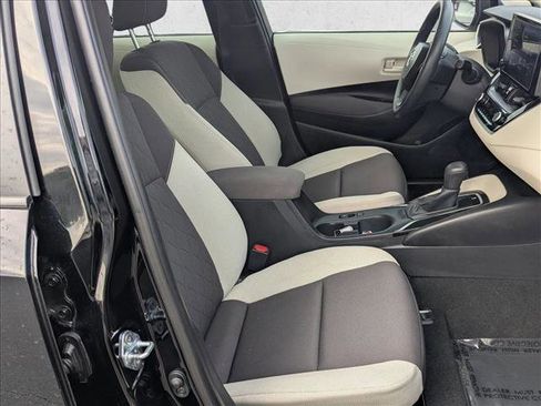 Used 2025 Toyota Corolla LE w/ Convenience Package image 19
