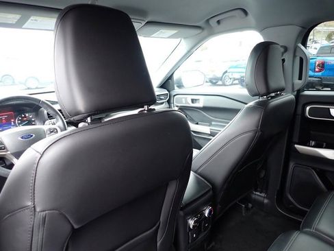 Used 2022 Ford Explorer XLT w/ Equipment Group 202A image 18