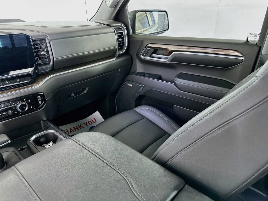 Used 2024 Chevrolet Silverado 1500 LT Trail Boss AWD/4WD image 31