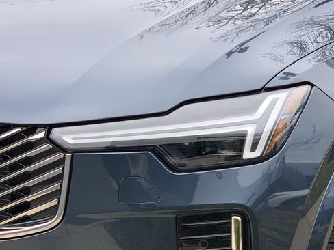 Used 2025 Volvo XC90 B6 Plus image 6