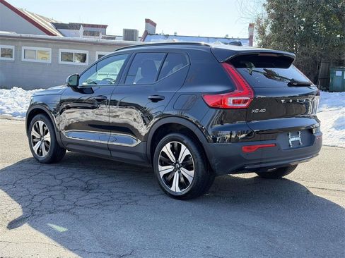 Used 2023 Volvo XC40 Recharge Plus image 21