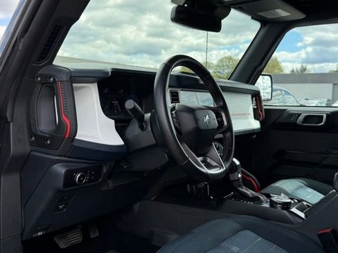 Used 2025 Ford Bronco Heritage Edition AWD/4WD image 13