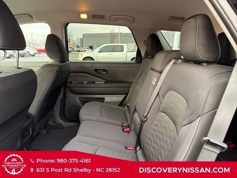 Certified 2025 Nissan Pathfinder SV image 30