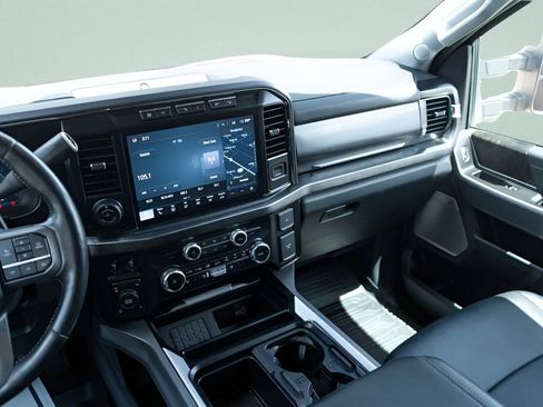 Used 2023 Ford F250 Lariat w/ Lariat Ultimate Package AWD/4WD image 19
