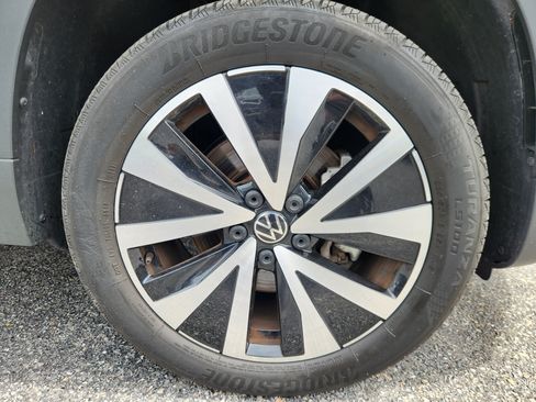 Used 2023 Volkswagen Taos SE AWD/4WD image 19
