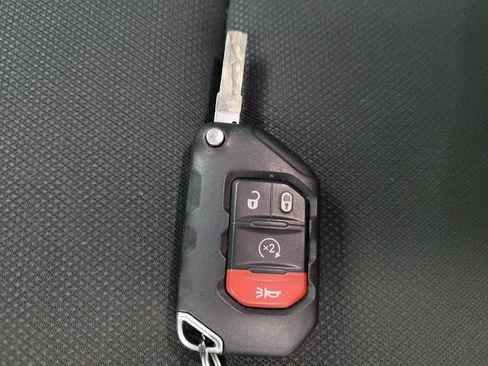 Used 2020 Jeep Wrangler Unlimited Sport S AWD/4WD image 32
