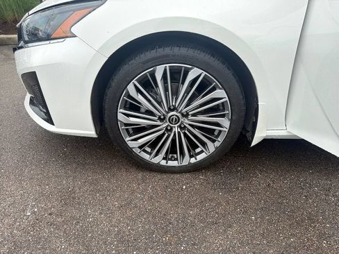 Used 2023 Nissan Altima 2.5 SL AWD/4WD image 28