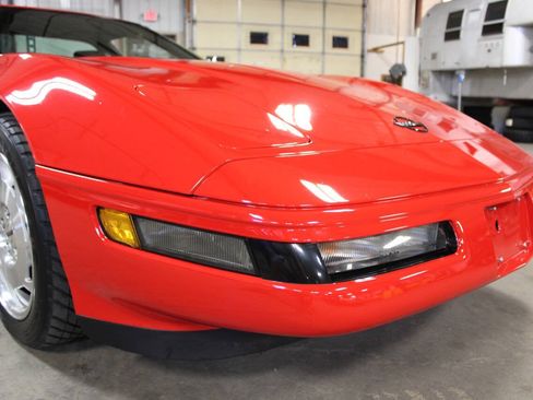 Used 1993 Chevrolet Corvette Coupe RWD image 15