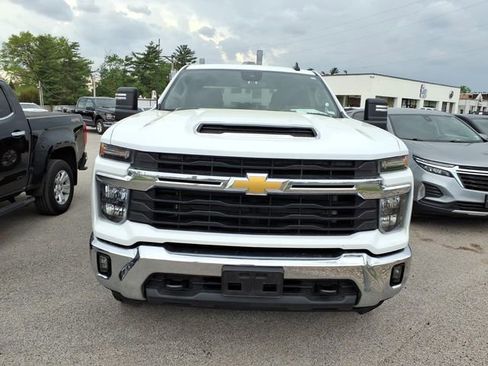 Used 2025 Chevrolet Silverado 2500 LT w/ Convenience Package image 2