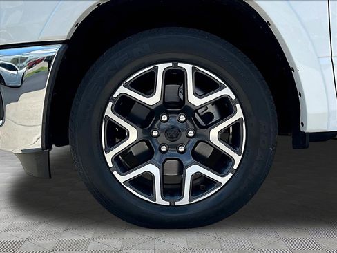 Used 2025 RAM 1500 Laramie AWD/4WD image 35