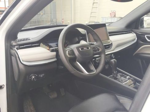 Used 2024 Jeep Compass Limited AWD/4WD image 19