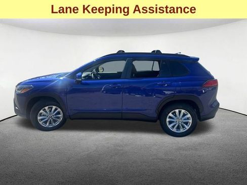 Used 2023 Toyota Corolla Cross LE w/ Moonroof Package AWD/4WD image 6