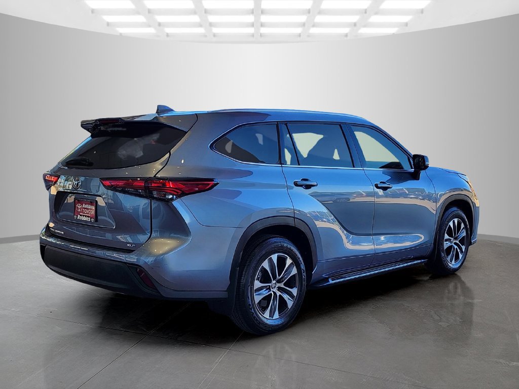 Used 2020 Toyota Highlander XLE FWD image 5