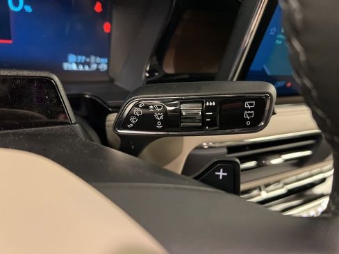 Used 2025 Lincoln Corsair Grand Touring w/ Equipment Group 302A image 21