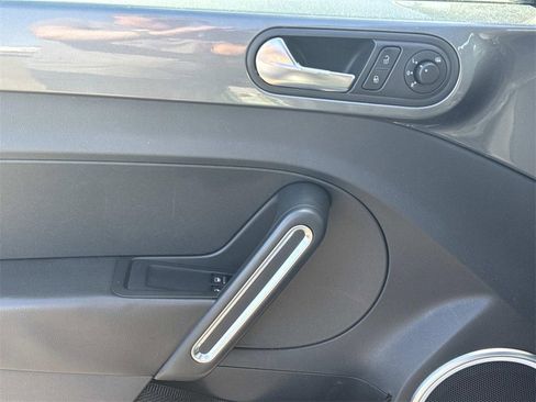 Used 2012 Volkswagen Beetle 2.5 image 30