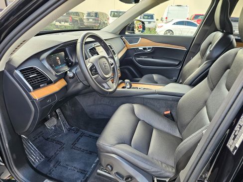 Used 2025 Volvo XC90 B6 Ultra image 13