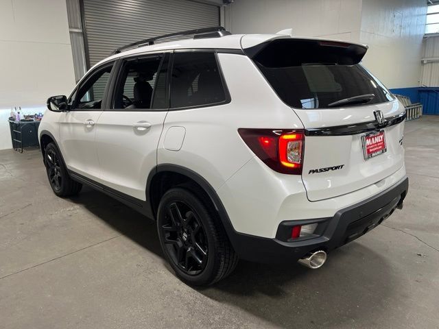 Used 2025 Honda Passport Black Edition image 5