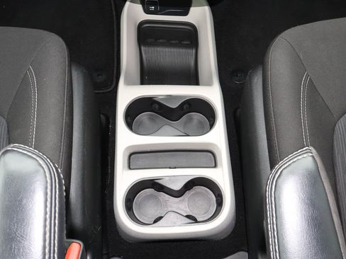 Used 2023 Chrysler Voyager LX image 21