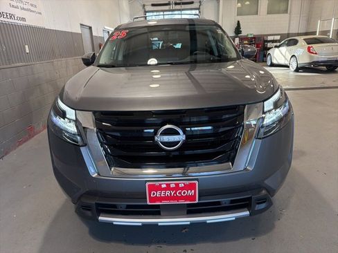 Certified 2025 Nissan Pathfinder Platinum image 9