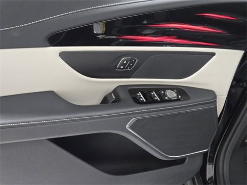 Certified 2024 Lincoln Nautilus Reserve image 20