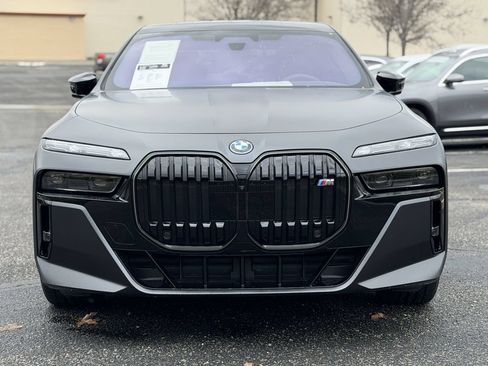 Used 2025 BMW i7 M70 AWD/4WD image 5