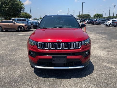 Used 2025 Jeep Compass Limited AWD/4WD image 2