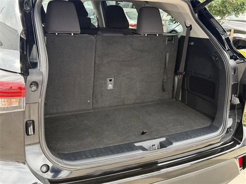 Certified 2024 Toyota Highlander LE image 21