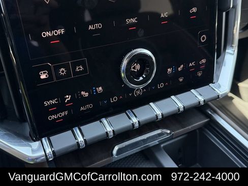New 2026 GMC Acadia Denali Ultimate w/ LPO, Floor Liner Package AWD/4WD image 17
